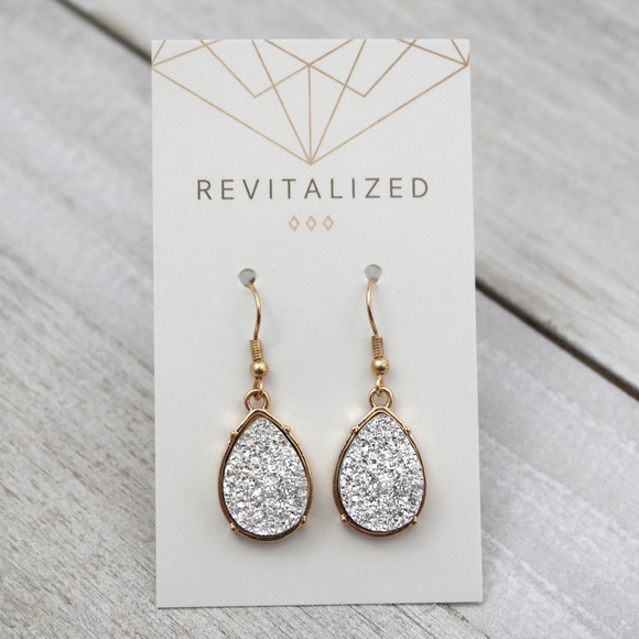 REVITALIZED Jewelry - 3/$15 • Silver Druzy Teardrop Earrings